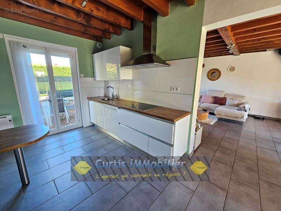 Maison à LA CHAPELLE-D'AUREC