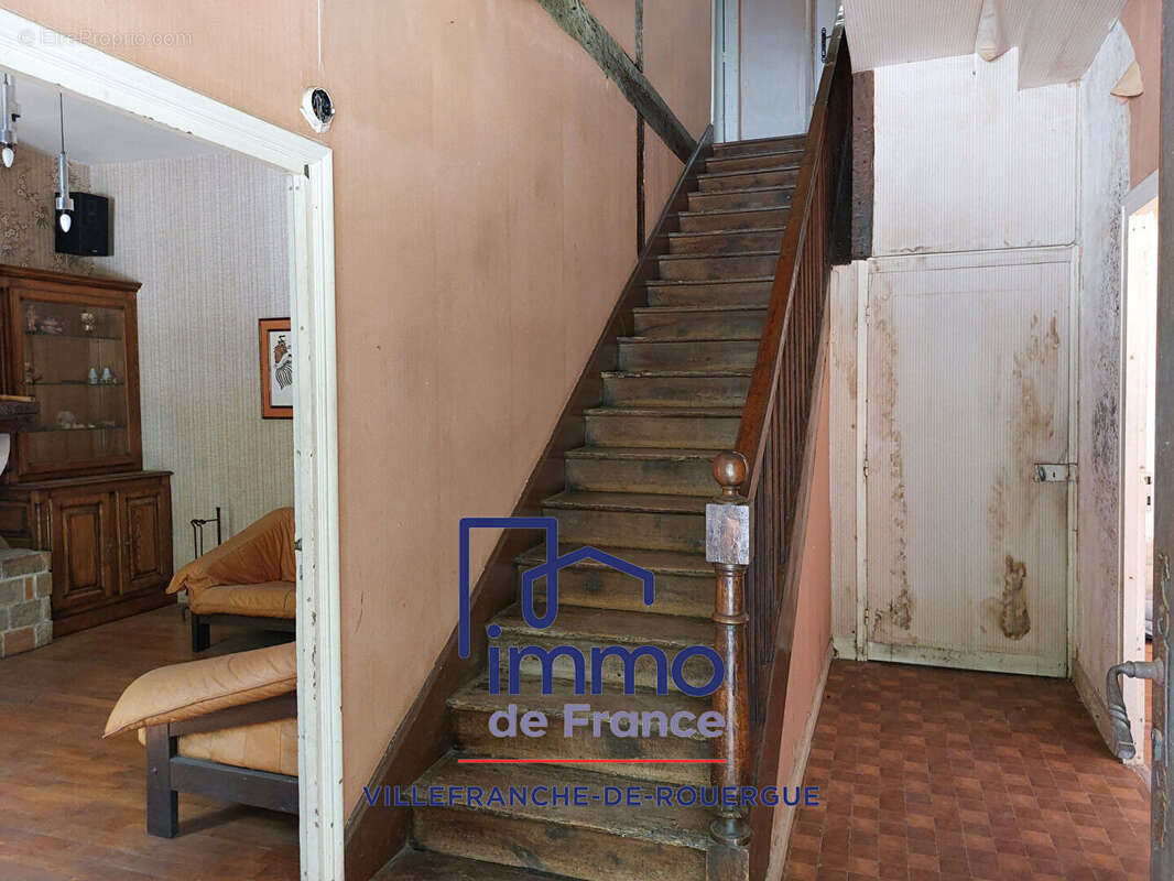 Maison de charme 185m² à rénover proche centre ville avec terrain. - photo 13