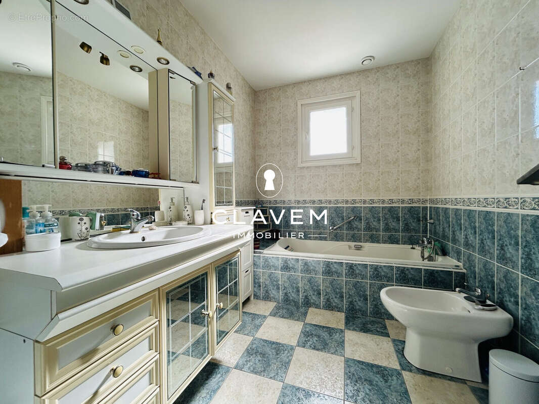 Maison 116 m² à Port-Sainte-Foy-Et-Ponchapt  - photo 7