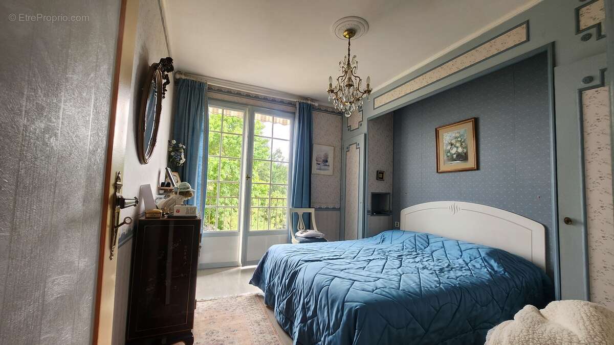 Maison à SAINT-JUST-LE-MARTEL