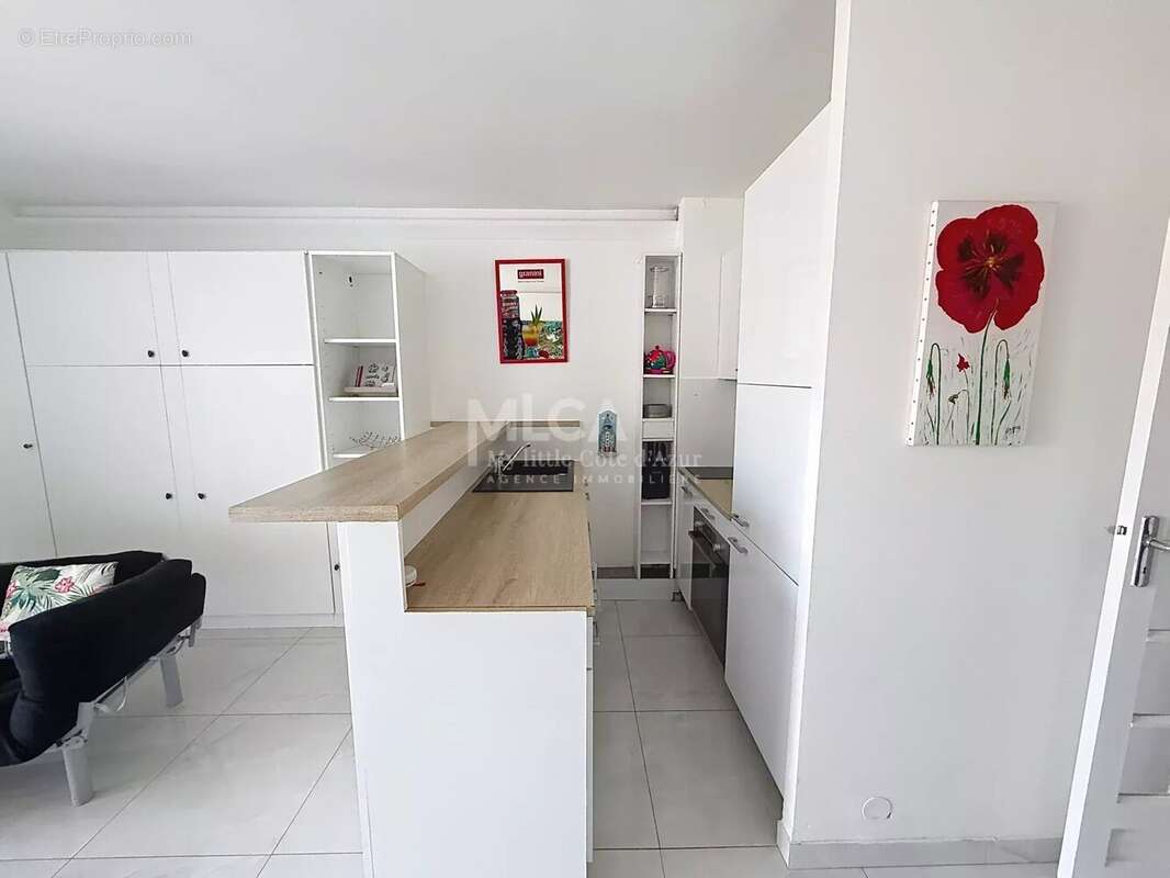 Appartement à SAINT-LAURENT-DU-VAR