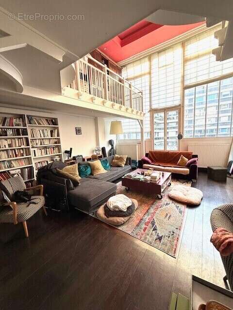 Appartement à PARIS-16E