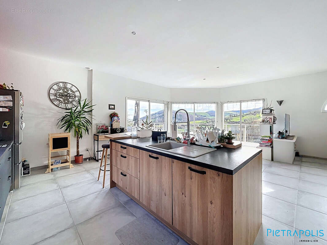 Maison à SAINT-FORGEUX