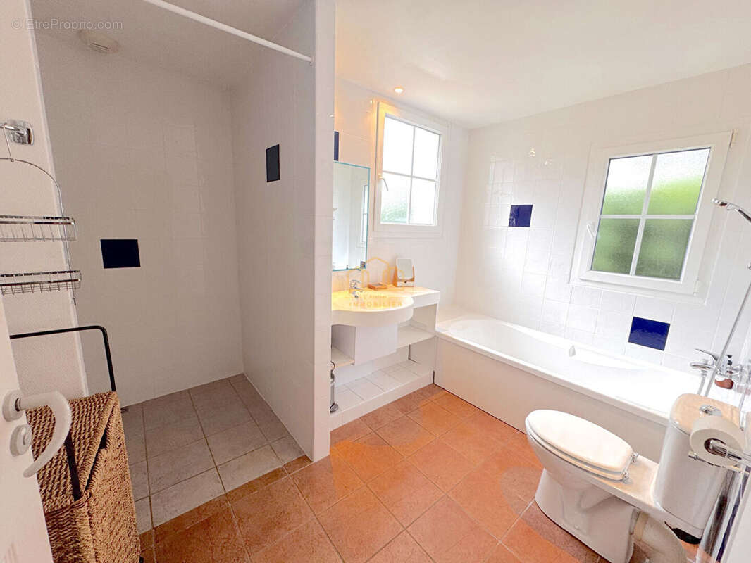 Maison T5 avec piscine à vendre au Golf de Gujan-Mestras - photo 7