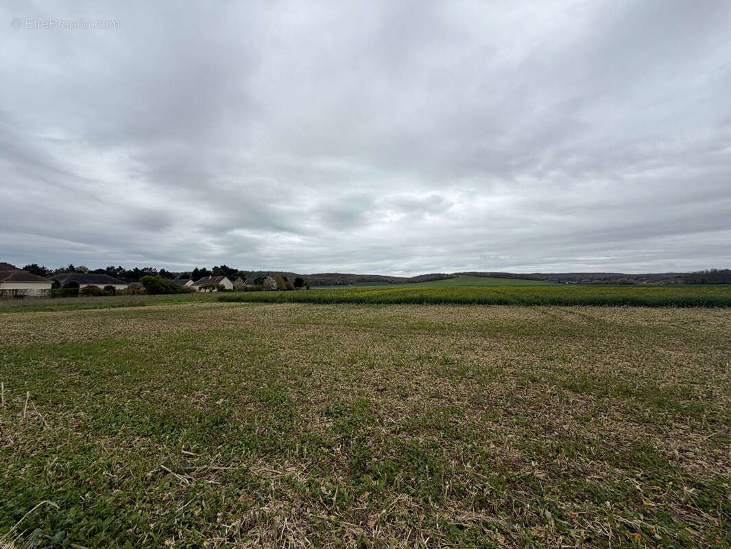 Terrain à VAUX-SUR-EURE