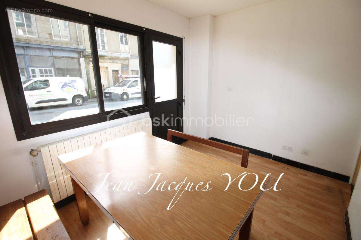 Maison à SAINT-HILAIRE-DU-HARCOUET