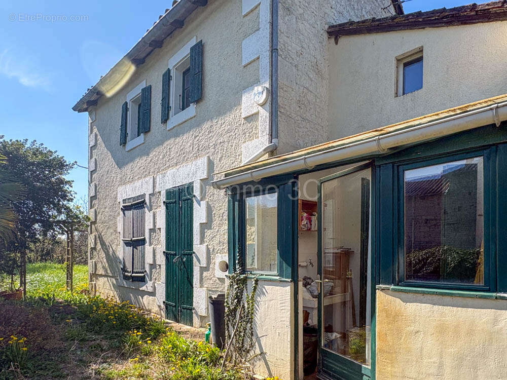 Maison à CHEF-BOUTONNE