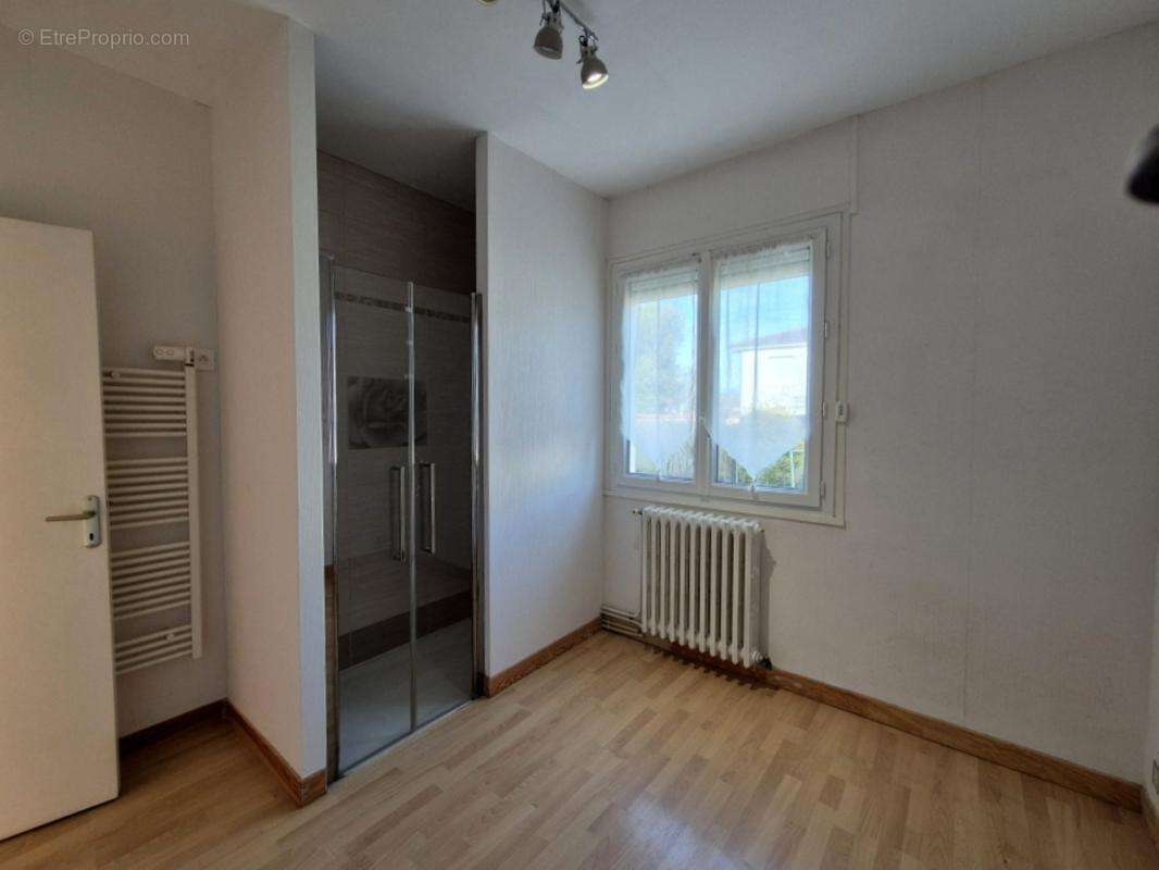 Plain-pied, jardin clos, garage, à Condom (32100) - photo 8