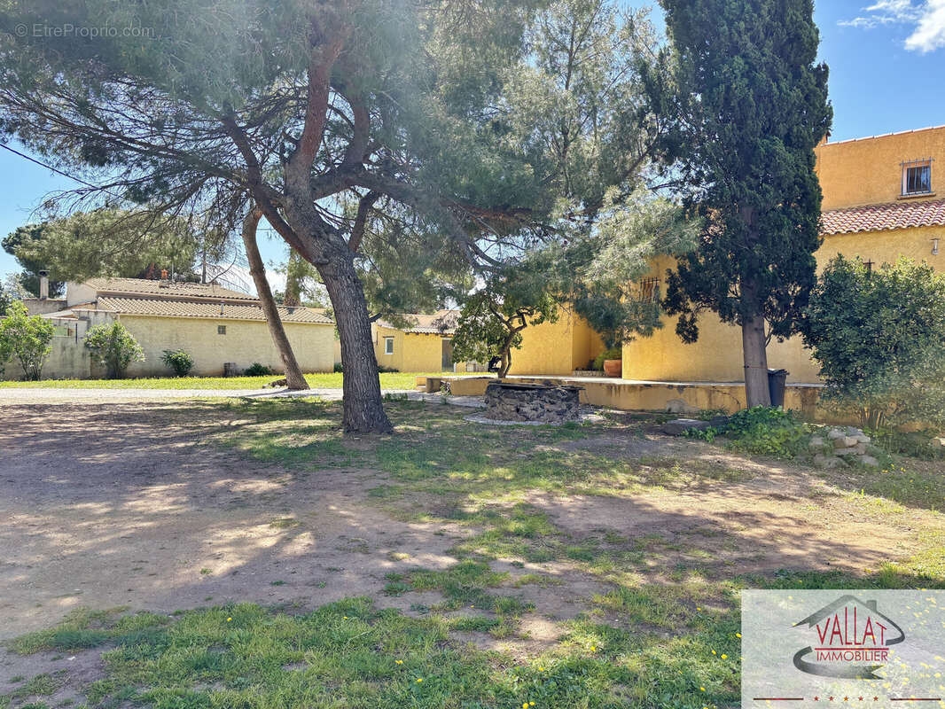 Villa plain-pied avec piscine dans environnement campagne à vendre à Agde ! - photo 22