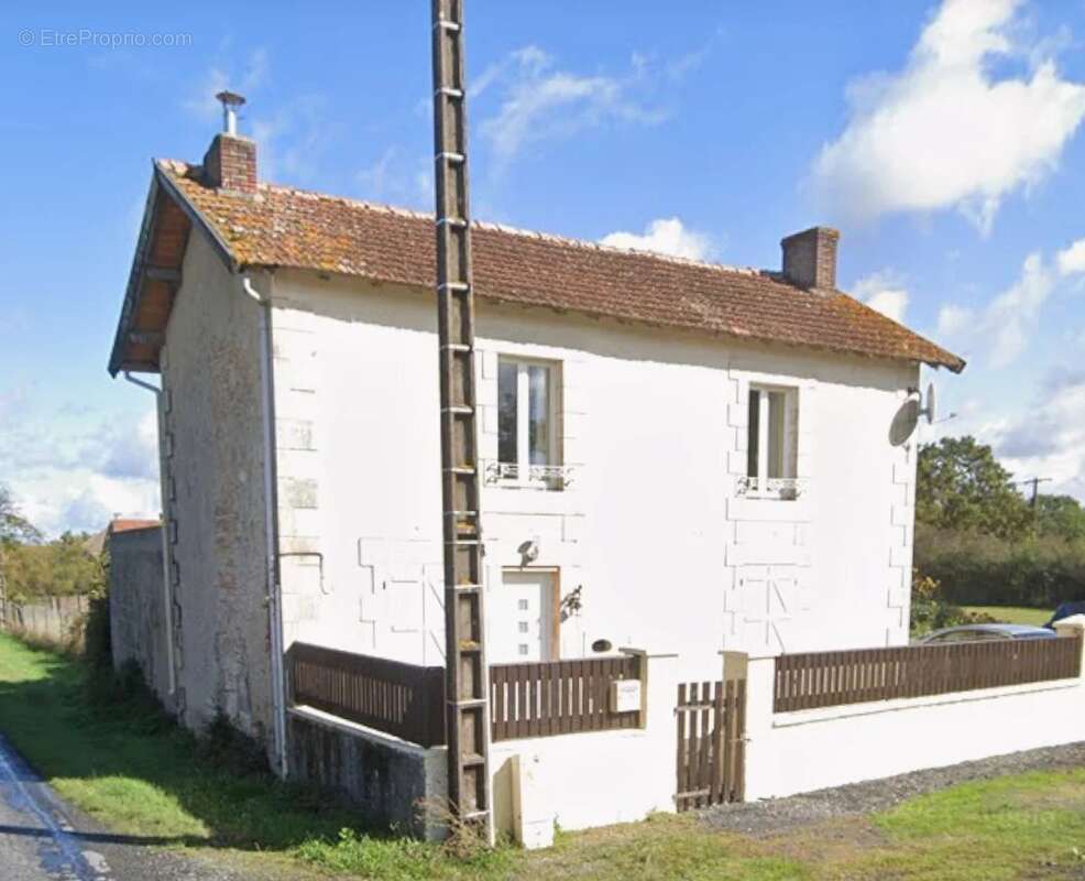 Maison à SAULGE