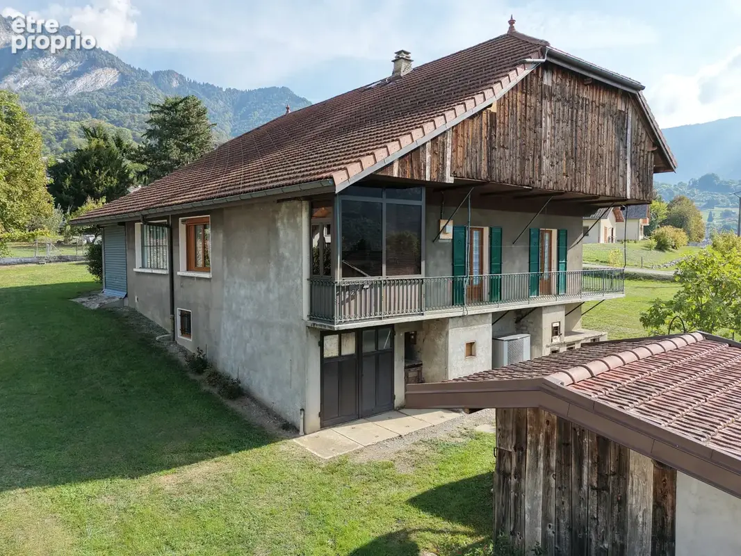 Maison avec dépendances et vaste terrain - UGINE (73400) - photo 3