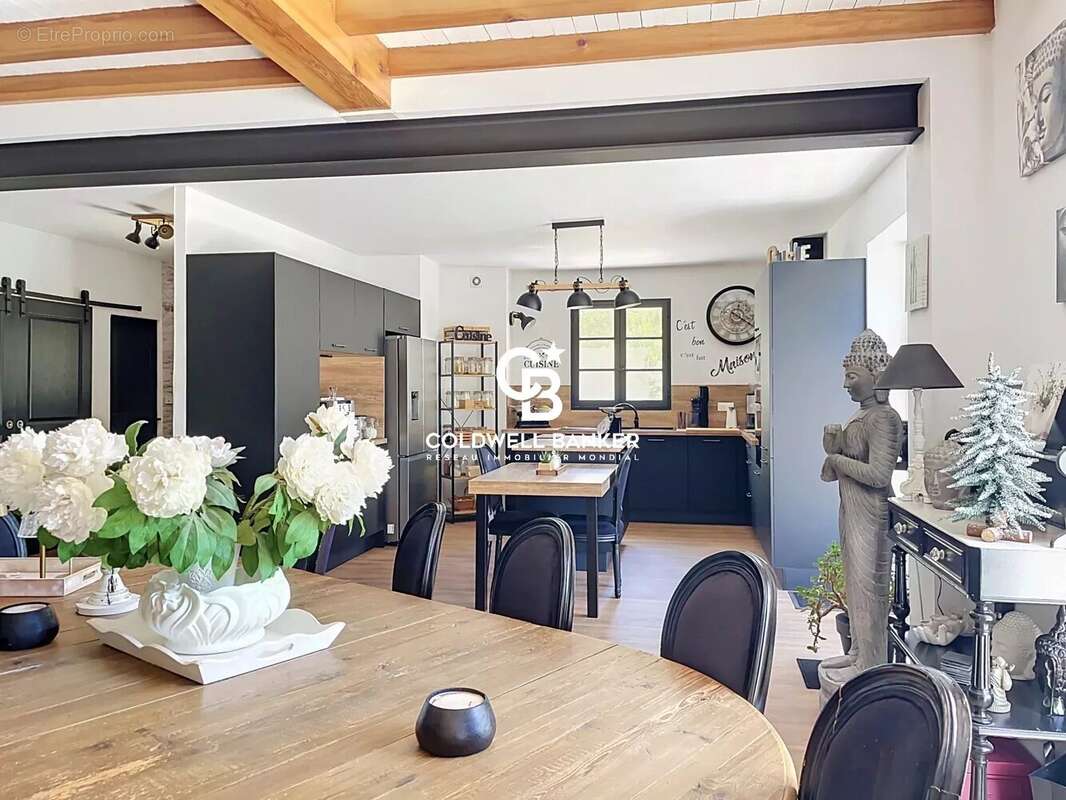 Maison familiale de charme avec piscine et dépendances à Saintes - photo 11