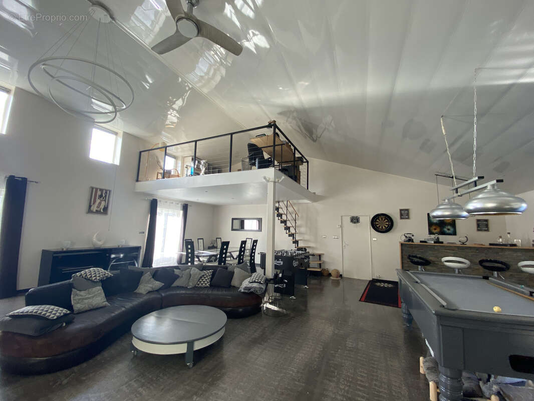 Maison à ROULLET-SAINT-ESTEPHE