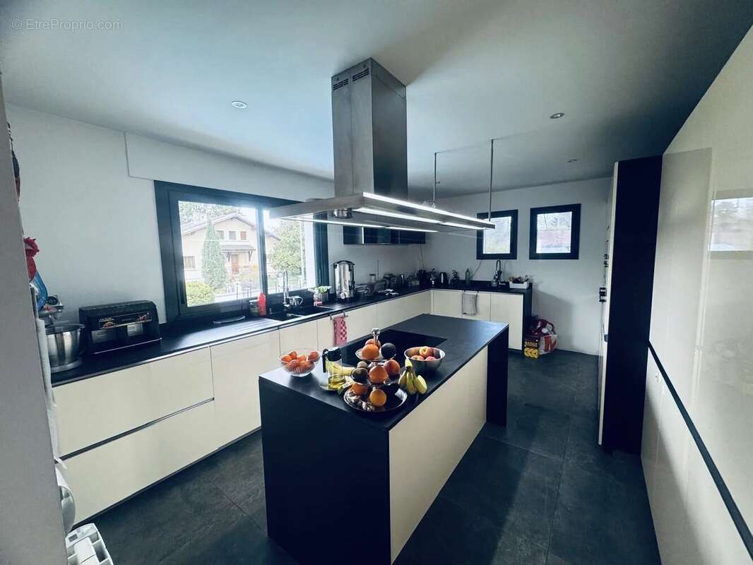 Maison à VETRAZ-MONTHOUX