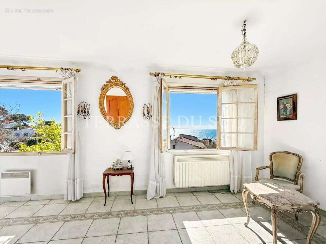 Maison à SIX-FOURS-LES-PLAGES