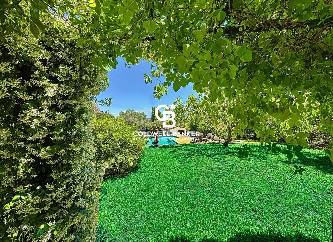 Maison à PUGET-SUR-ARGENS