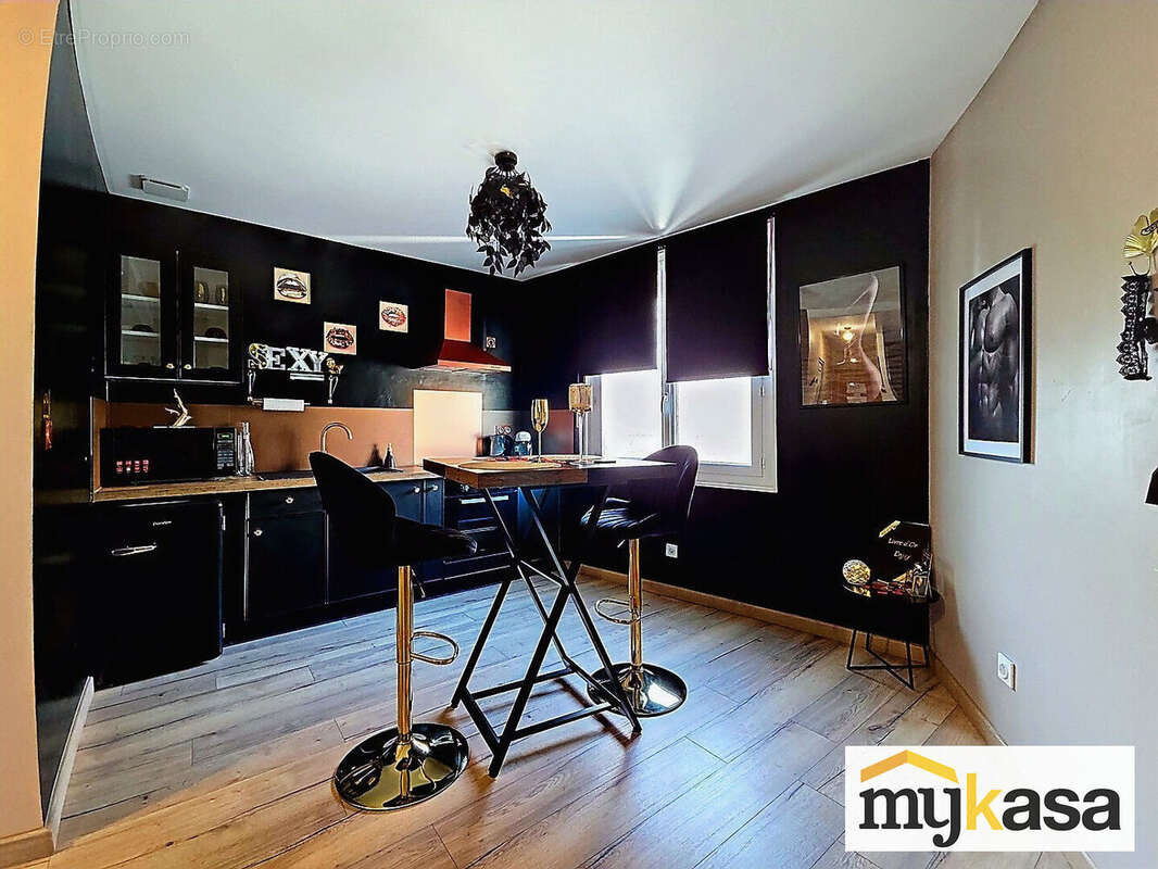 Commerce à FOS-SUR-MER