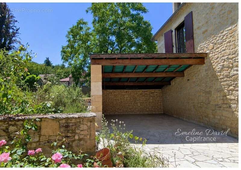 Maison à SALIGNAC-EYVIGUES