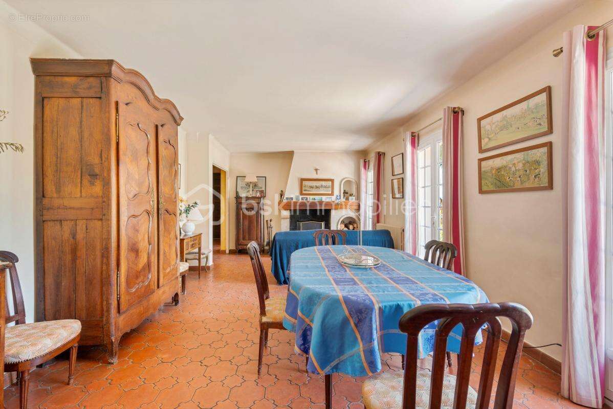 Maison à EGUILLES