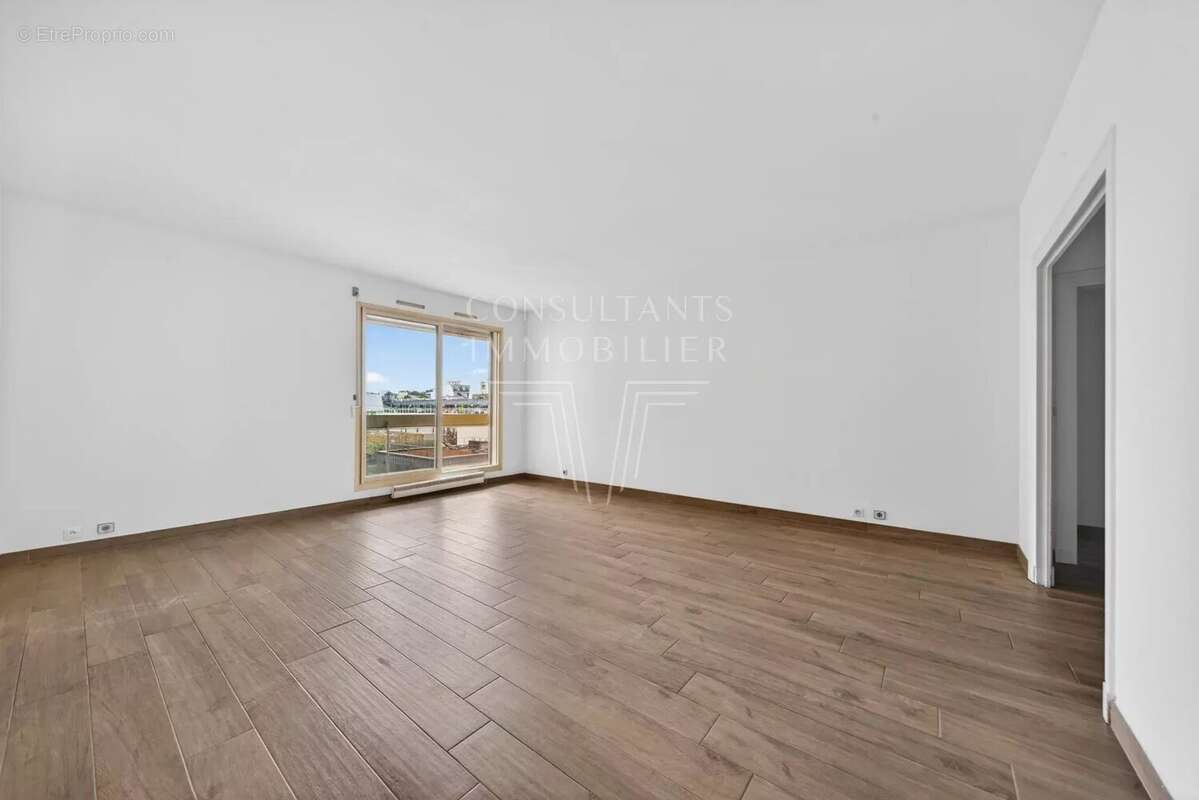 Appartement à PARIS-8E