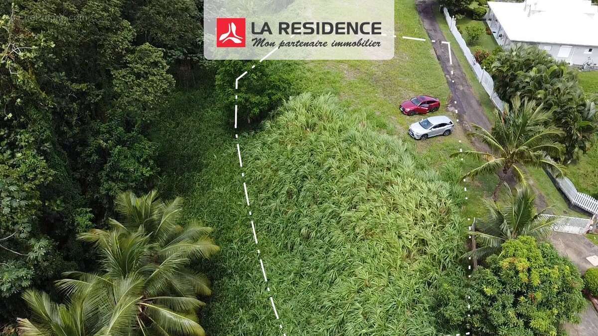 Terrain à LE LAMENTIN