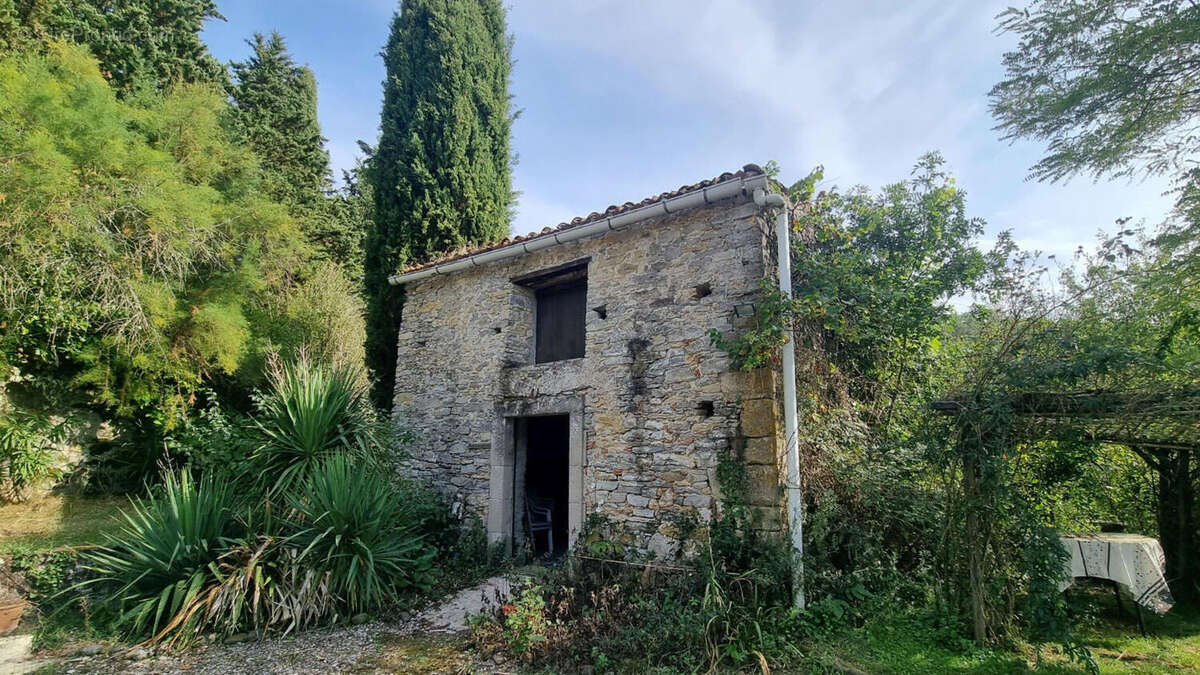 grange - Maison à PEYREFITTE-DU-RAZES