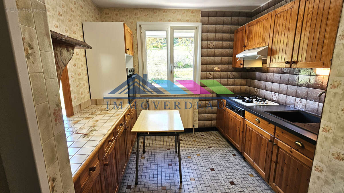 Maison à MOYEN