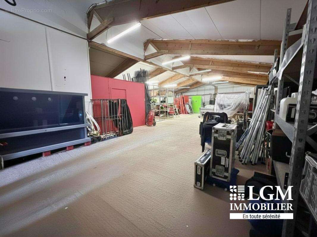 720 m² de bâtiments – Lavaur - photo 2