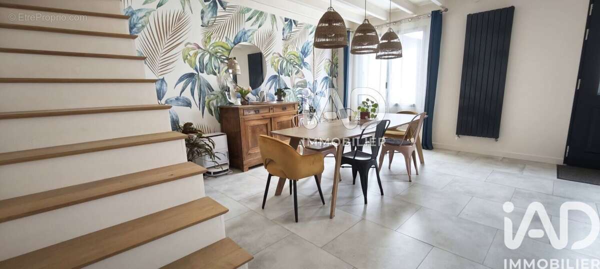 Maison 162 m² à Saint-Sigismond  - photo 3