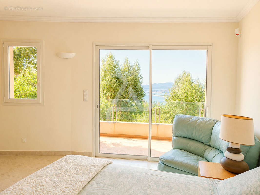 Dans le domaine très exclusif de « marina di fiori » à porto-vecchio villa d’exeption de 354m2 - photo 58