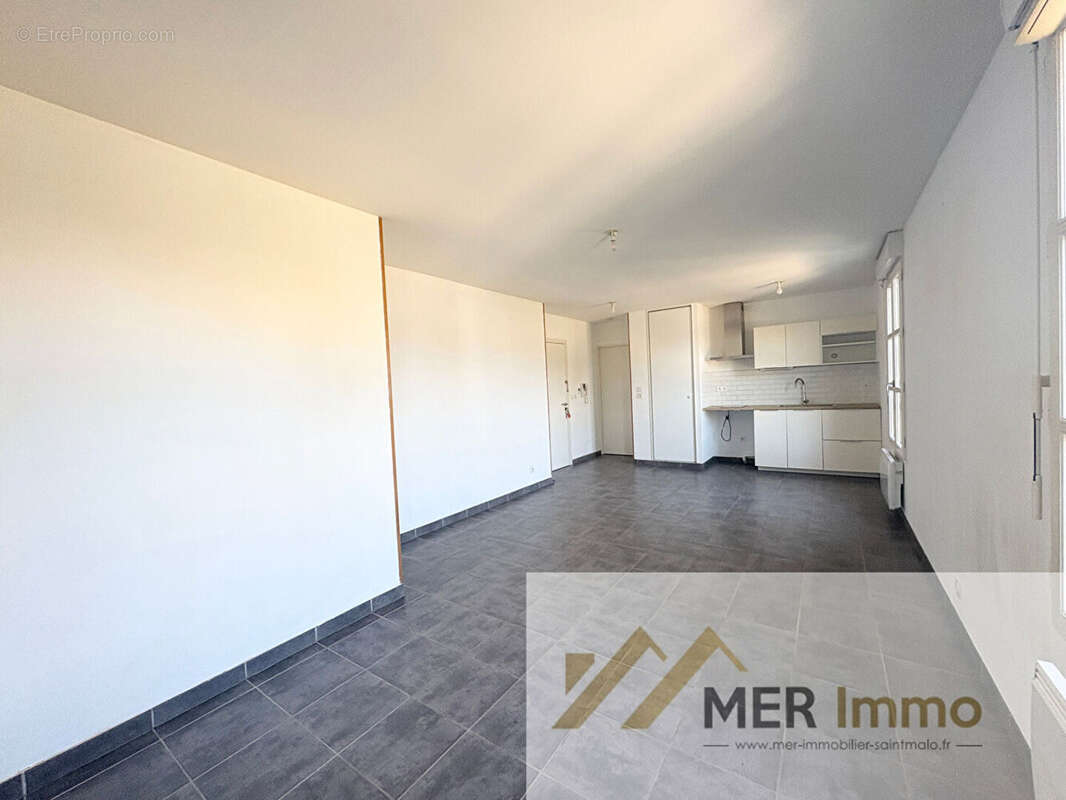 Appartement à SAINT-JOUAN-DES-GUERETS