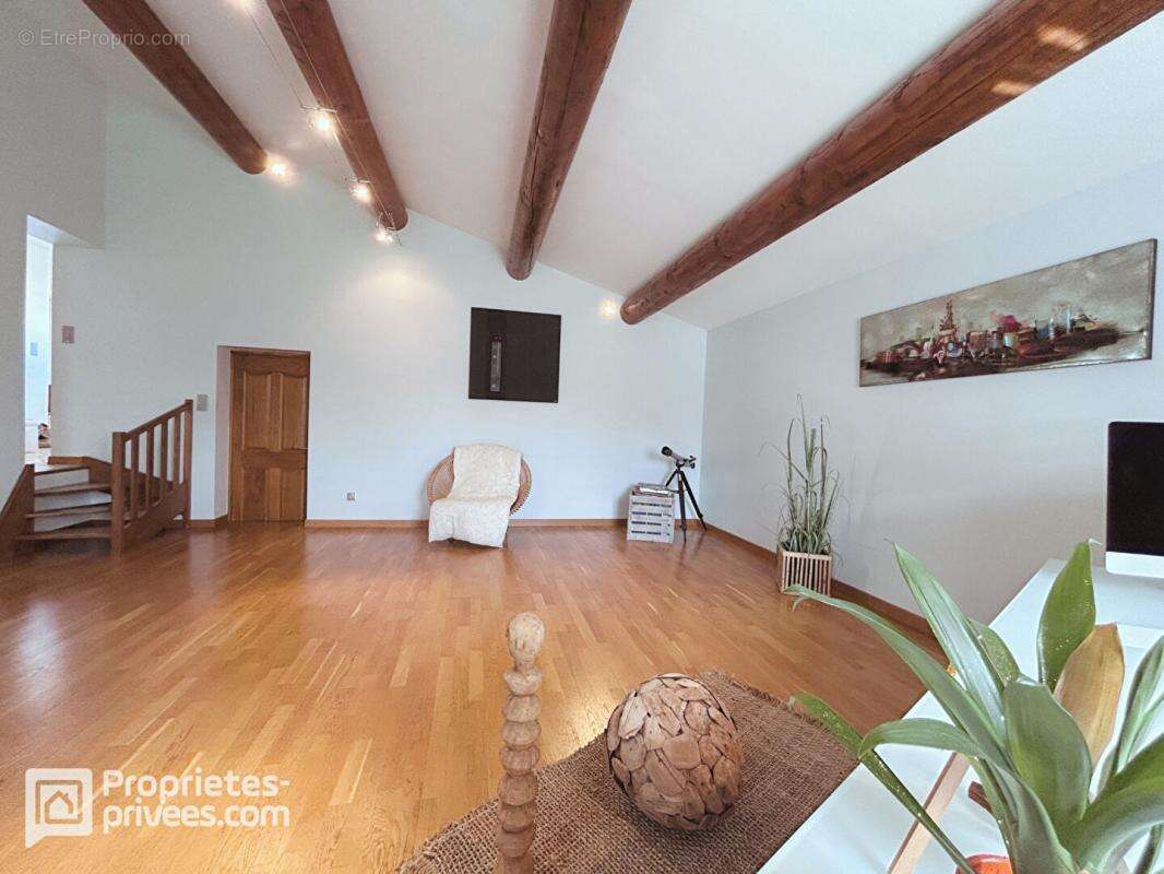 Maison à PERNES-LES-FONTAINES