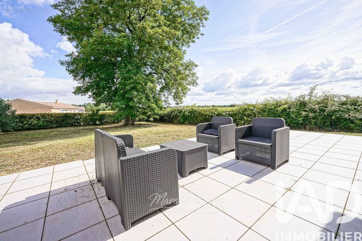 Maison 4 pièces 100 m² · à Cussac-Fort-Medoc · 100 m² · 235 000 €