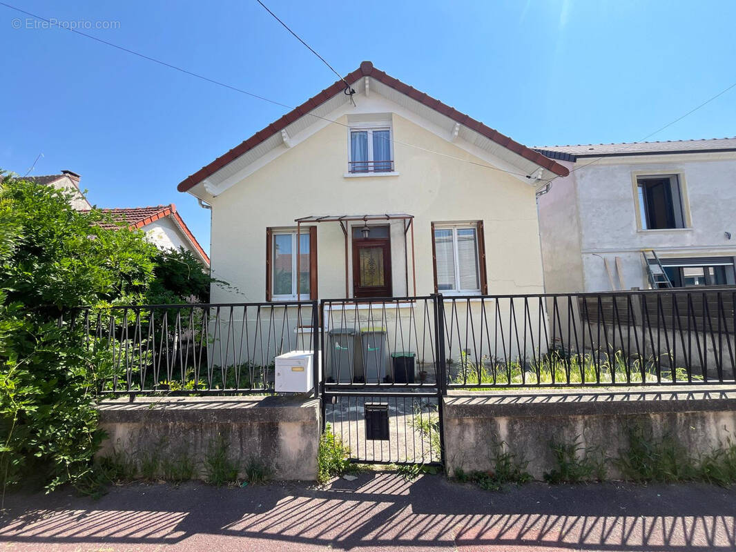 Maison à TREMBLAY-EN-FRANCE