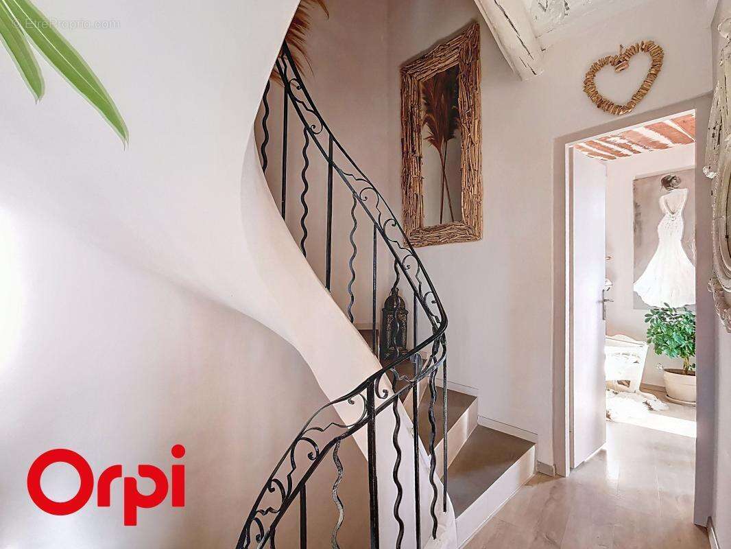 Appartement à LA CADIERE-D'AZUR