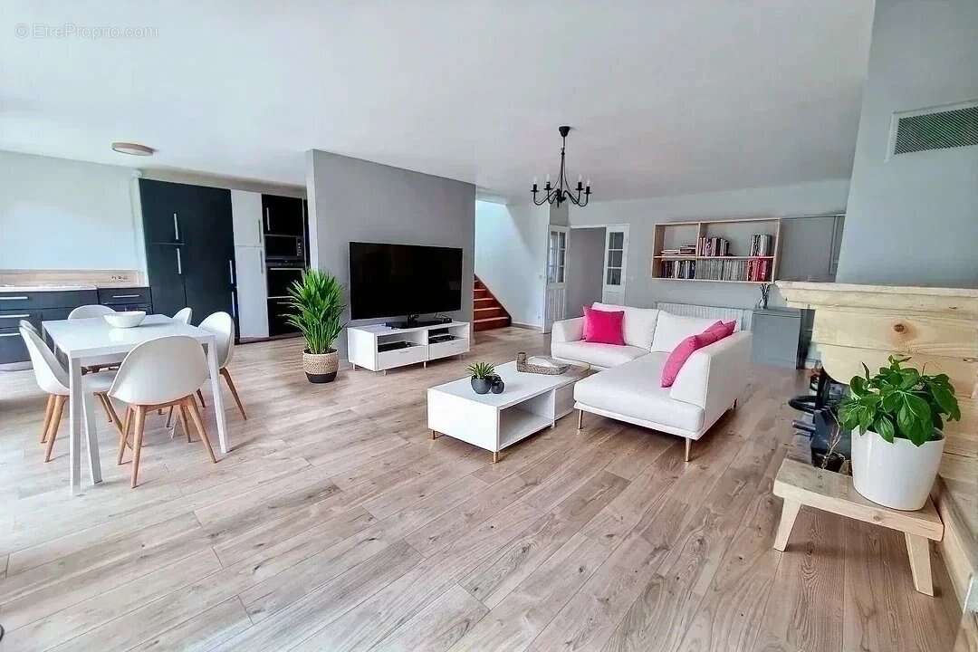 Maison à CROISSY-SUR-SEINE