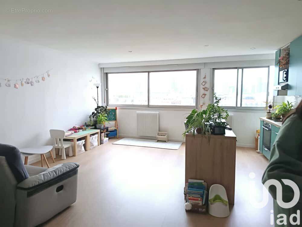 Photo 1 - Appartement à SURESNES