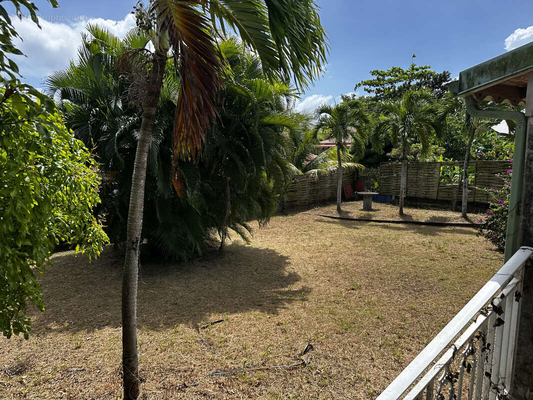 Maison à CAPESTERRE-BELLE-EAU