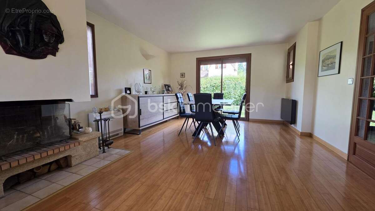 Maison à SAINT-GERMAIN-LES-CORBEIL