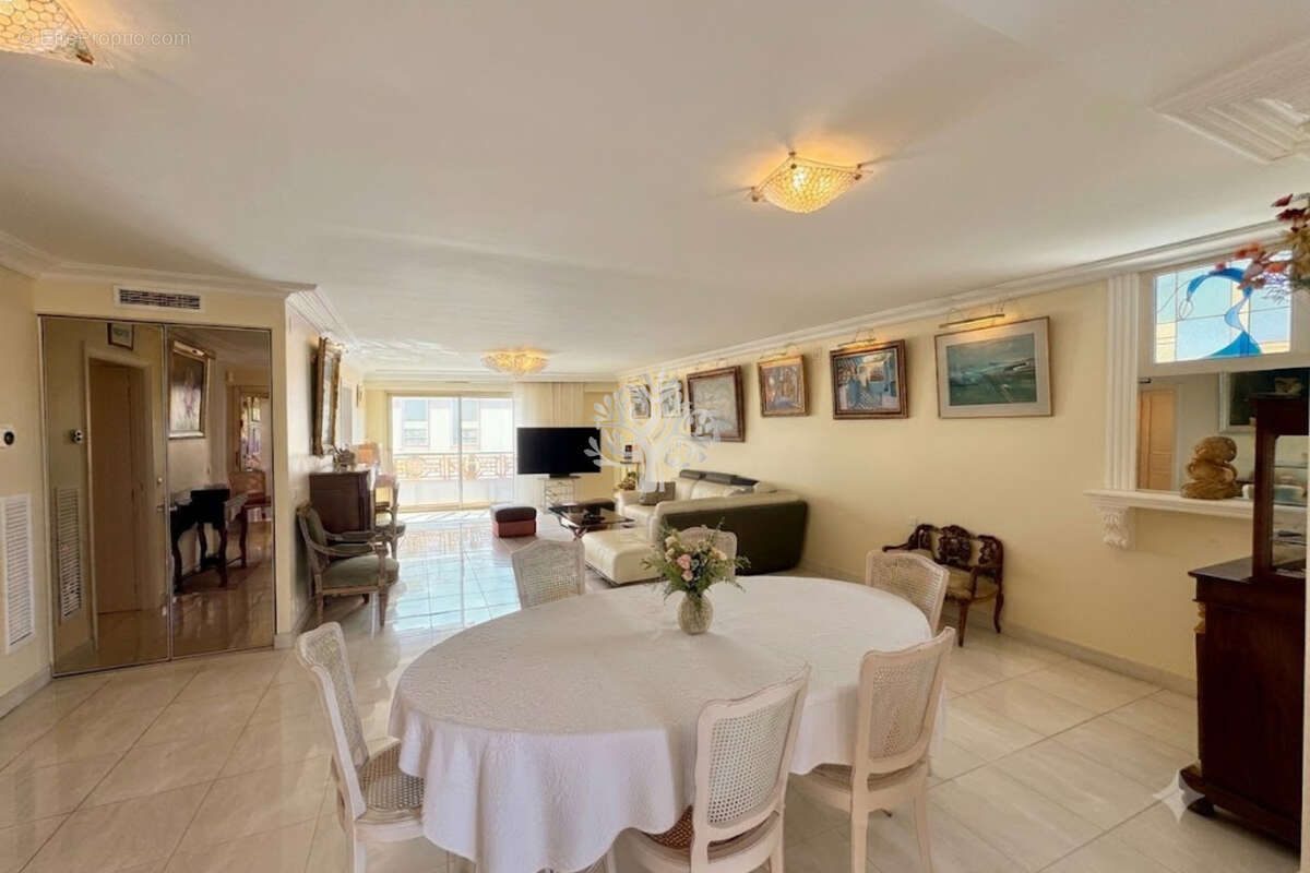Appartement T4 à deux pas du centre-ville de Sanary avec ascenseur - photo 2