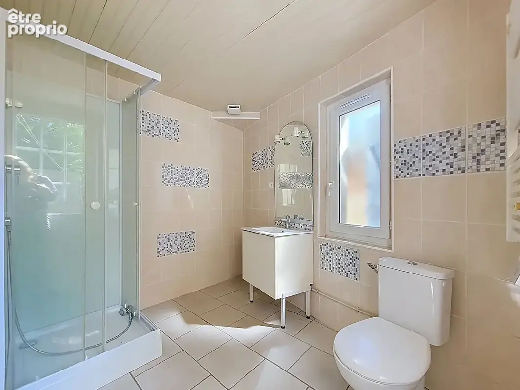 Immeuble Saint Julien Beychevelle env 240 m2 - photo 12