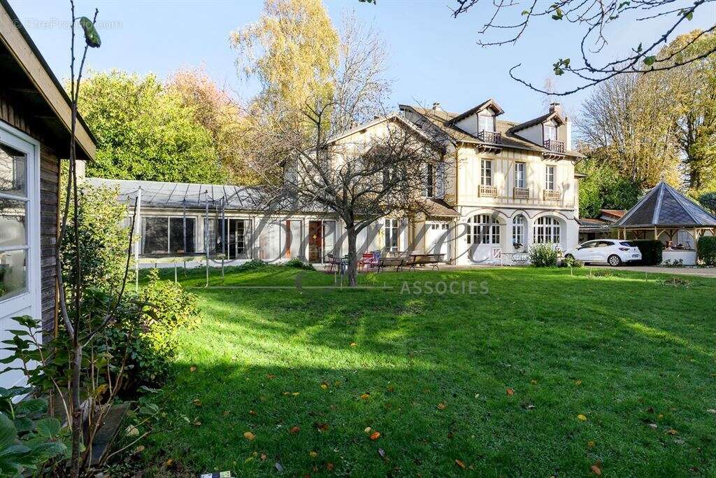 Maison à VAUCRESSON