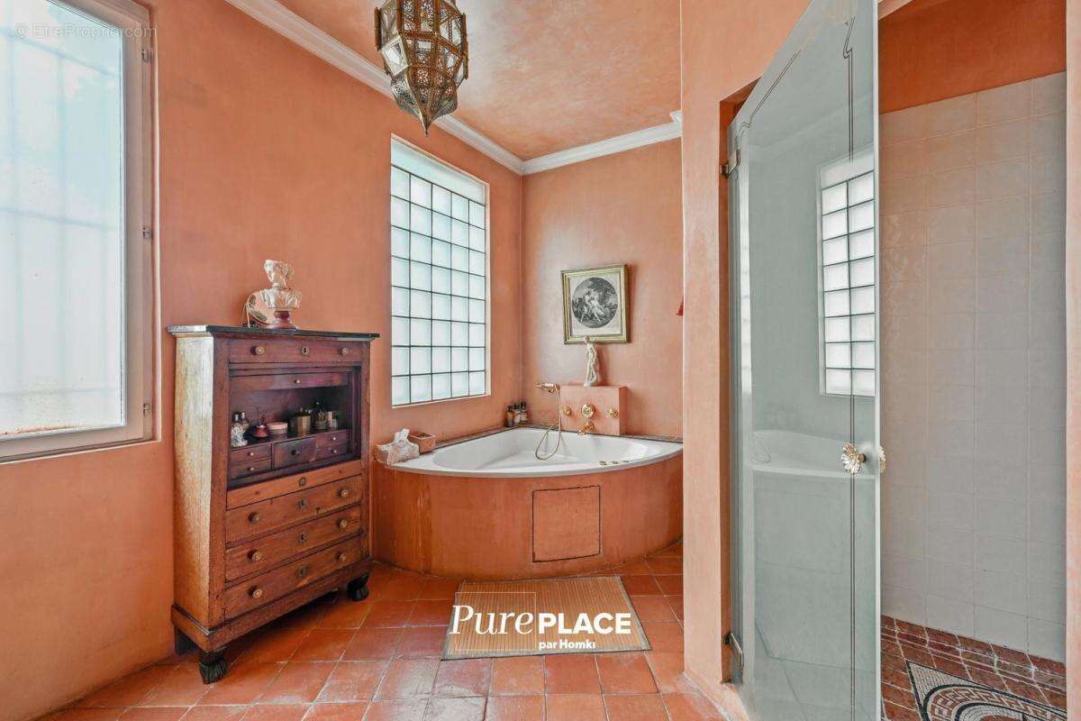 Maison à PARIS-17E