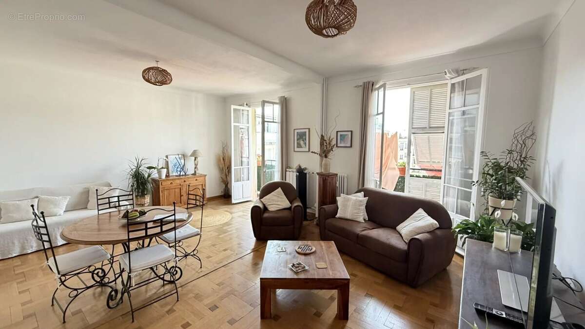 Musiciens - 2 Pièces de 82 m² en étage élevé - photo 3