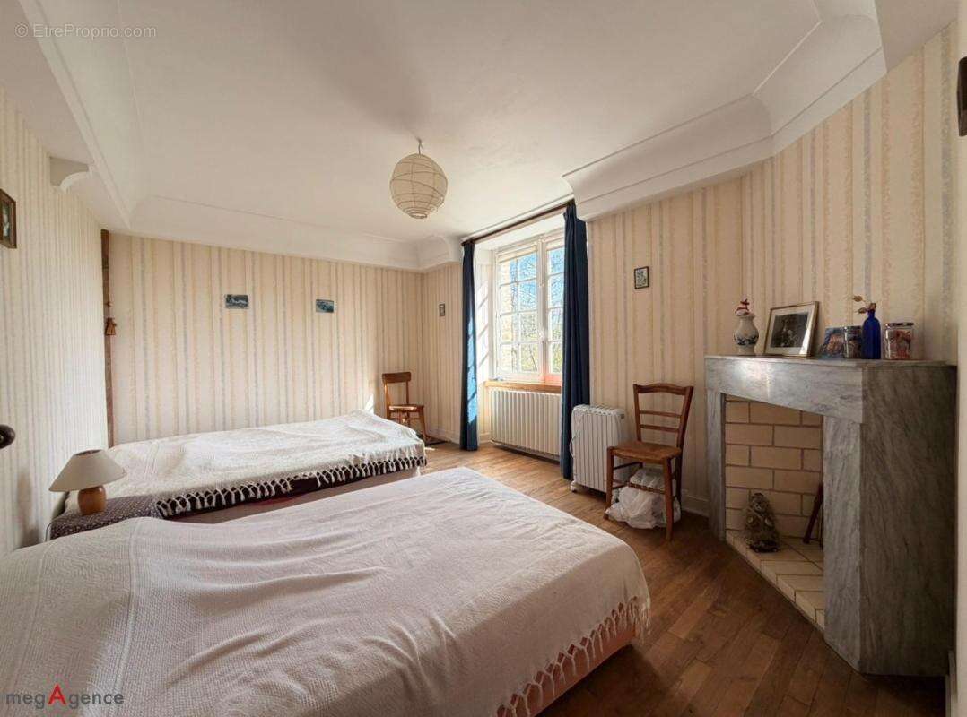 Maison à MALESTROIT