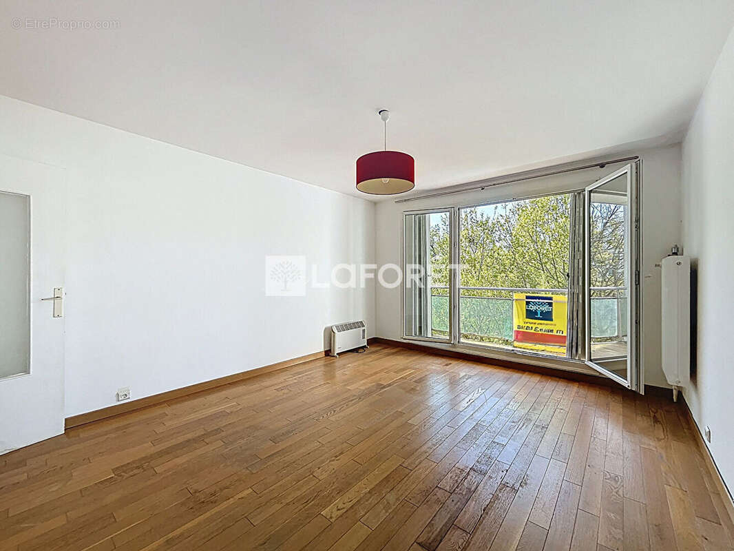 Appartement à VERNEUIL-SUR-SEINE