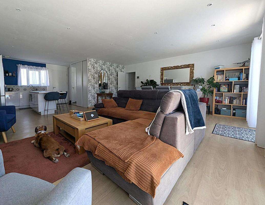 CHALLANS, Maison, 109 m2, 4 chambres, piscine - photo 4