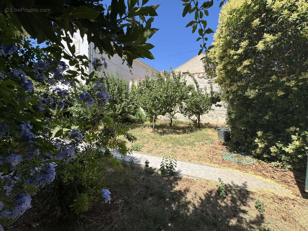 Maison à COURSAN