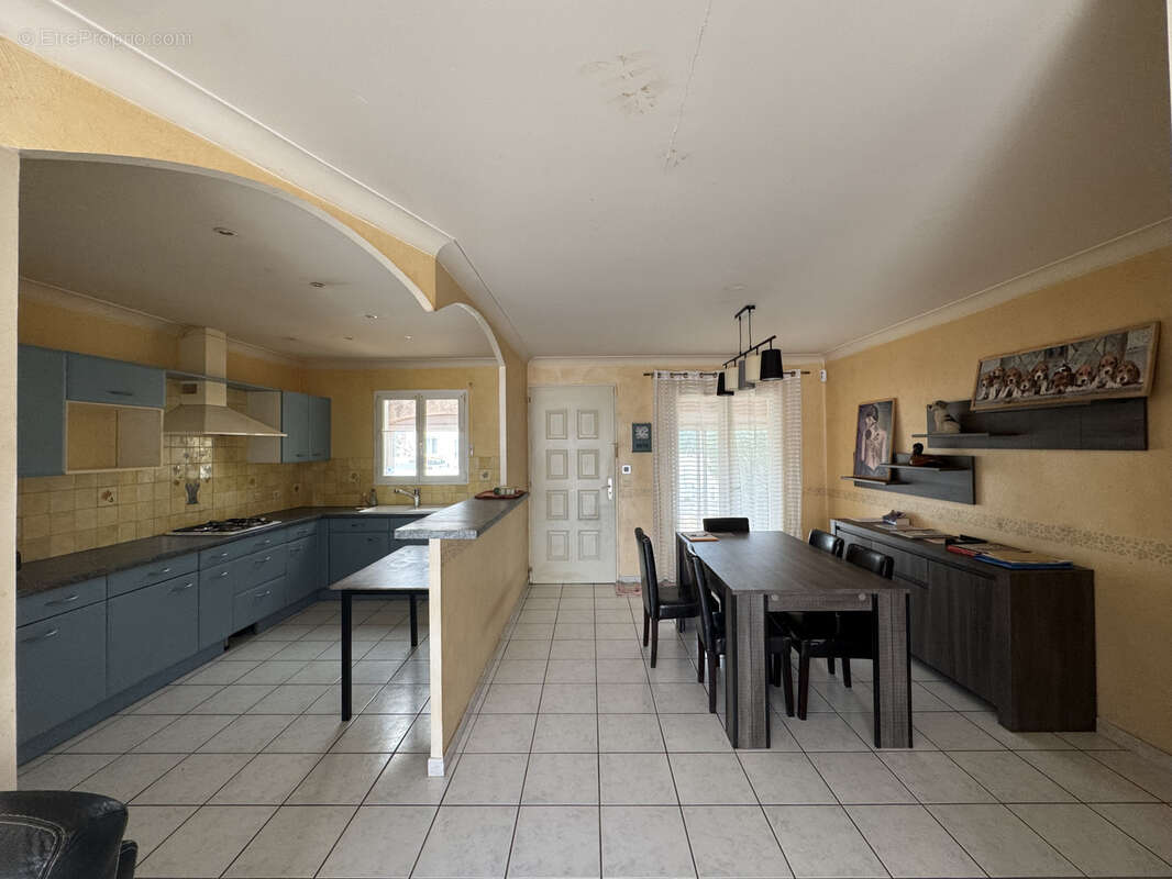Maison à COURSAN