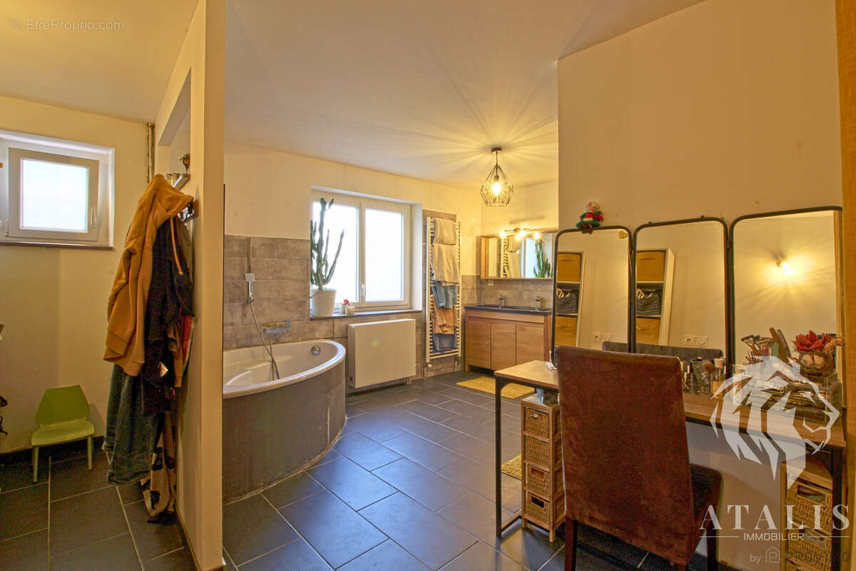 Maison à SAINT-JUST-DE-CLAIX